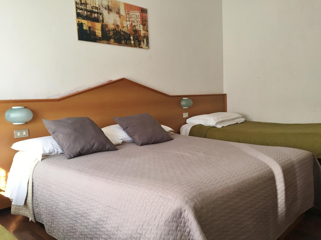 Hotel Ambra Мілан Екстер'єр фото
