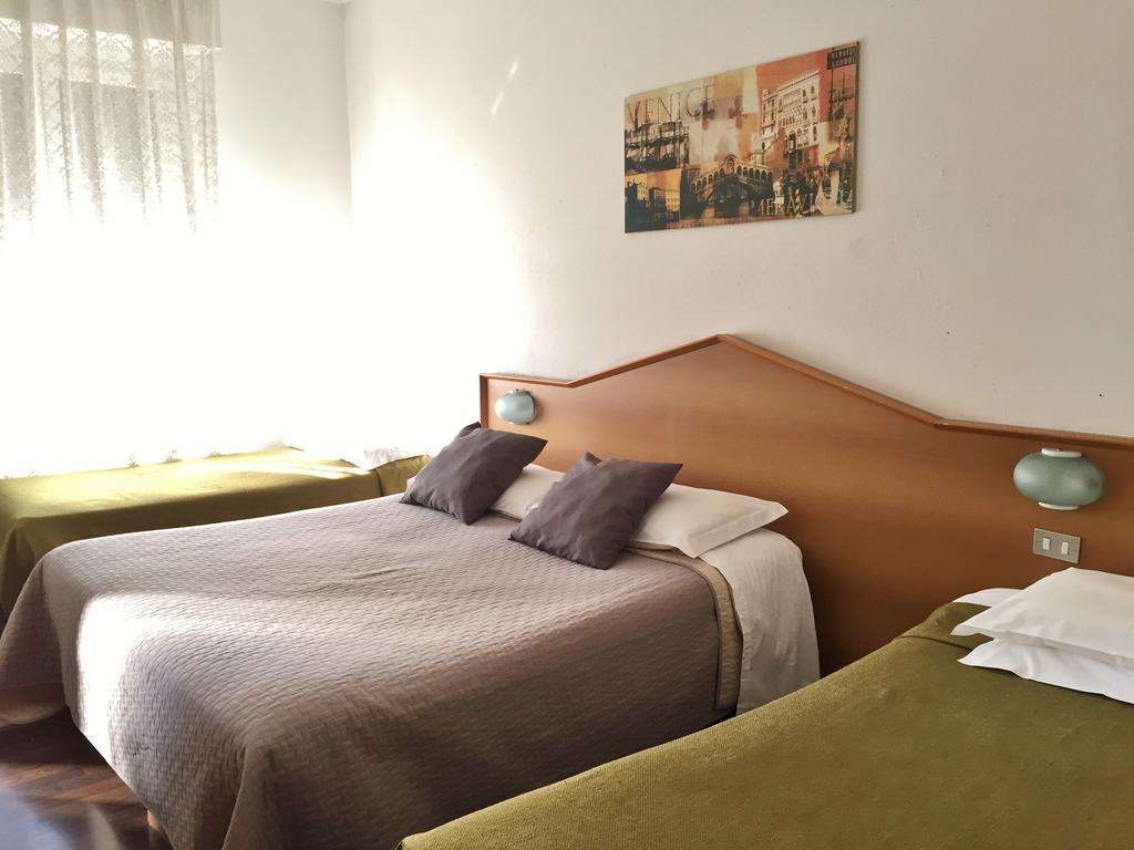 Hotel Ambra Мілан Екстер'єр фото